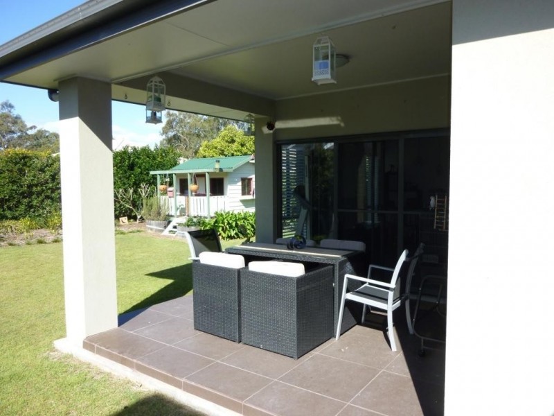 8 Hillcroft Place, Belmont QLD 4153