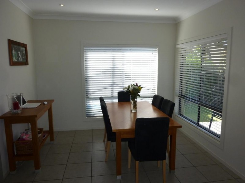 8 Hillcroft Place, Belmont QLD 4153