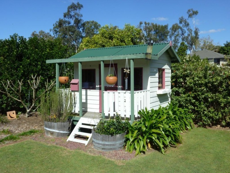 8 Hillcroft Place, Belmont QLD 4153