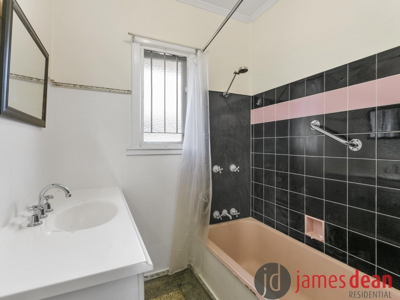 24 Norman Avenue, Norman Park QLD 4170