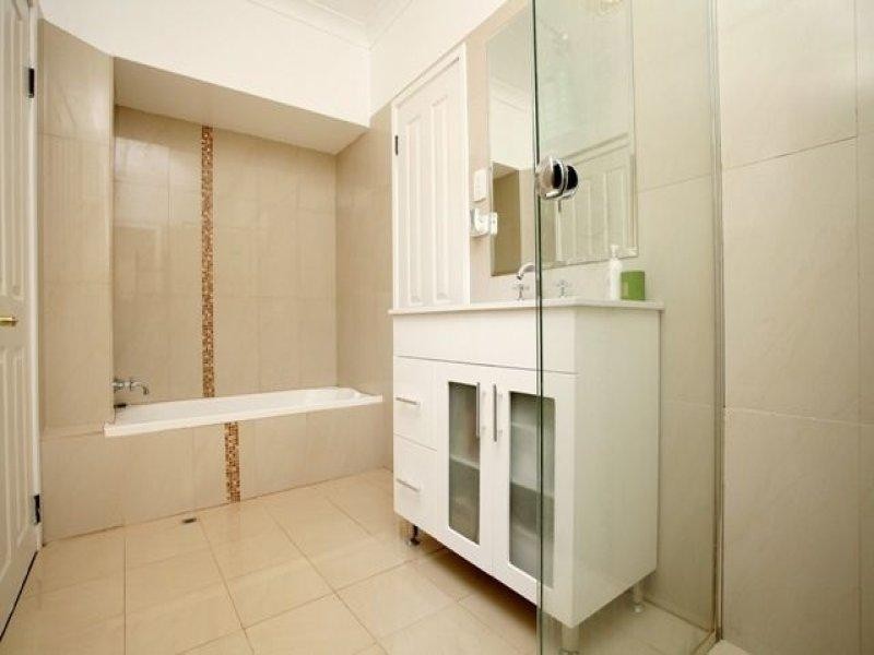 25 Oateson Skyline Drive, Seven Hills QLD 4170