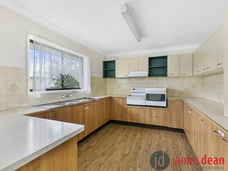 33 Delavan Street, Wishart QLD 4122