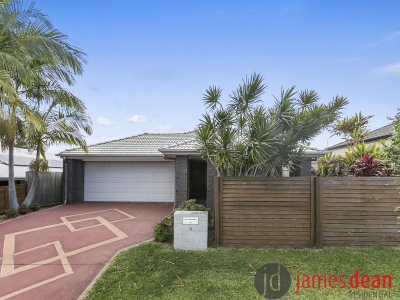 8 Daphne Place, Wakerley QLD 4154