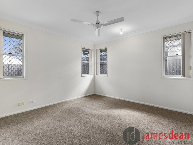 8 Daphne Place, Wakerley QLD 4154