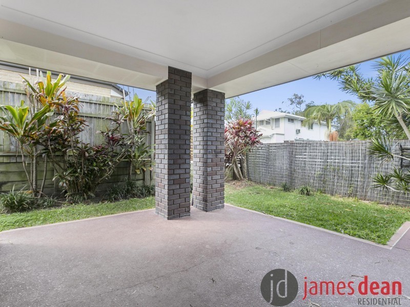 8 Daphne Place, Wakerley QLD 4154