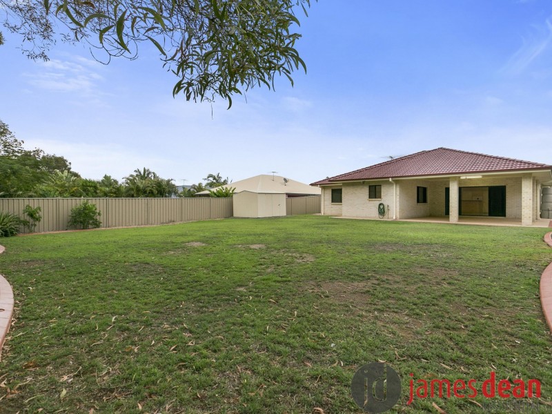 24 Fennessey Close, Wakerley QLD 4154