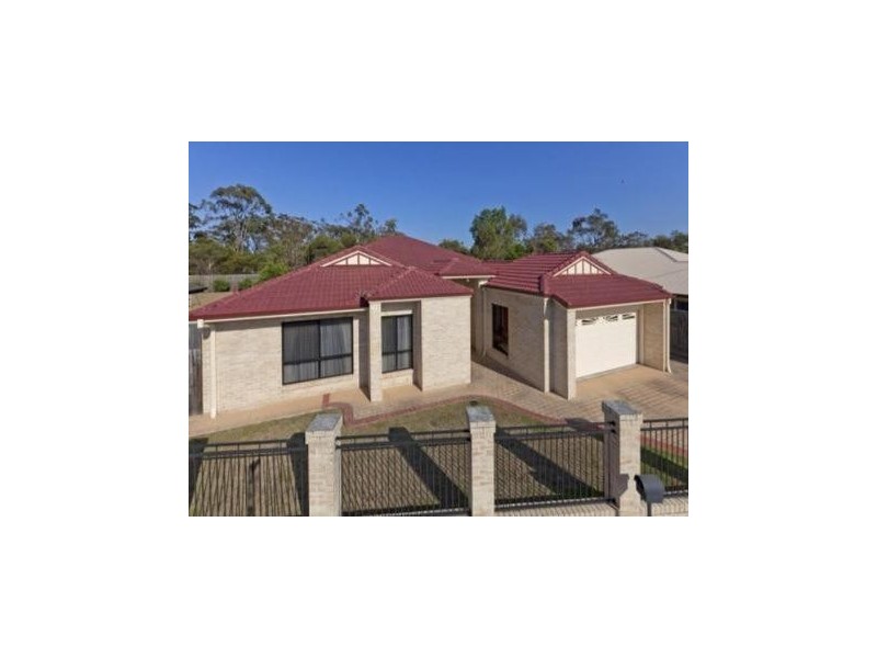 24 Fennessey Close, Wakerley QLD 4154