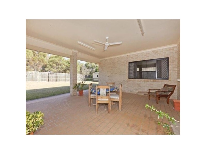 24 Fennessey Close, Wakerley QLD 4154