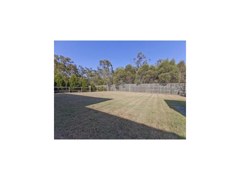 24 Fennessey Close, Wakerley QLD 4154
