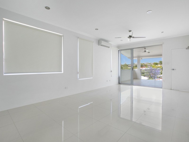 3/64 Pembroke Road, Coorparoo QLD 4151