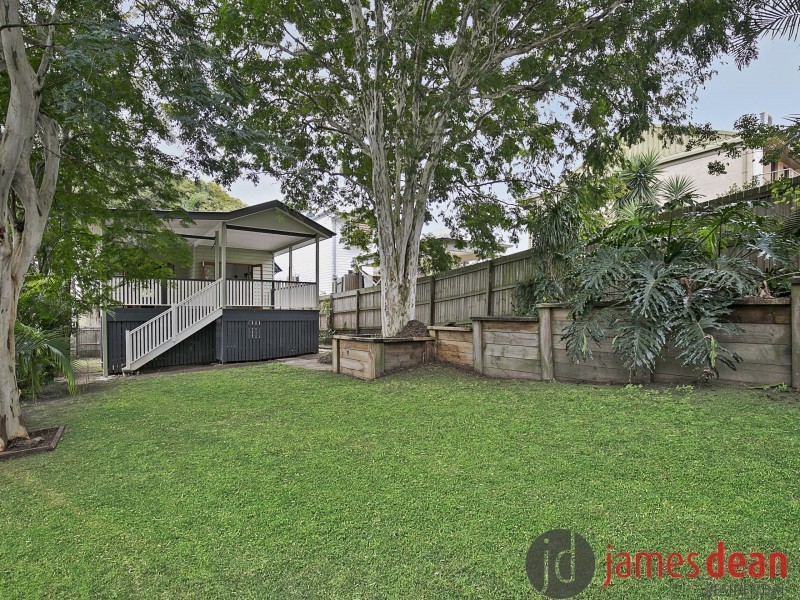 297 Nursery Road, Holland Park QLD 4121