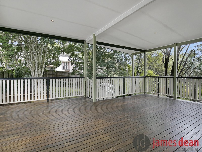 297 Nursery Road, Holland Park QLD 4121