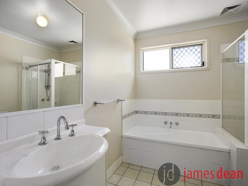 84 Matthews Way, Wakerley QLD 4154