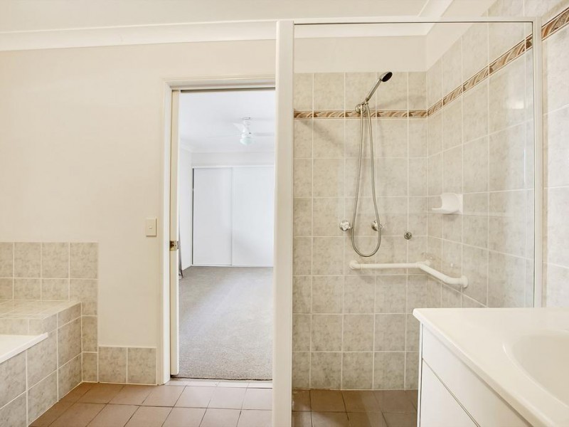 11 Buderim Street, Manly QLD 4179