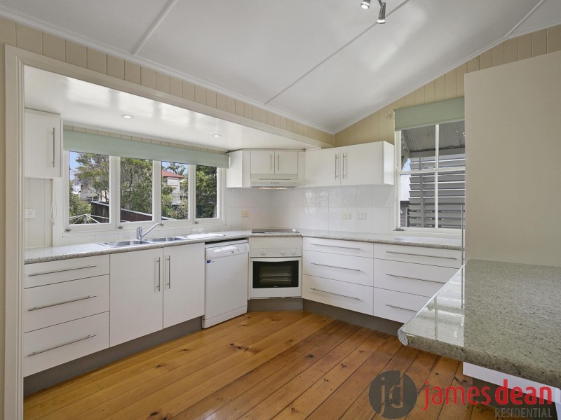 39 Macrossan Ave, Norman Park QLD 4170
