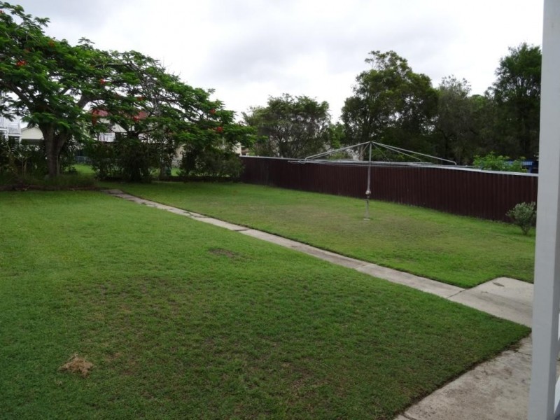 39 Macrossan Ave, Norman Park QLD 4170