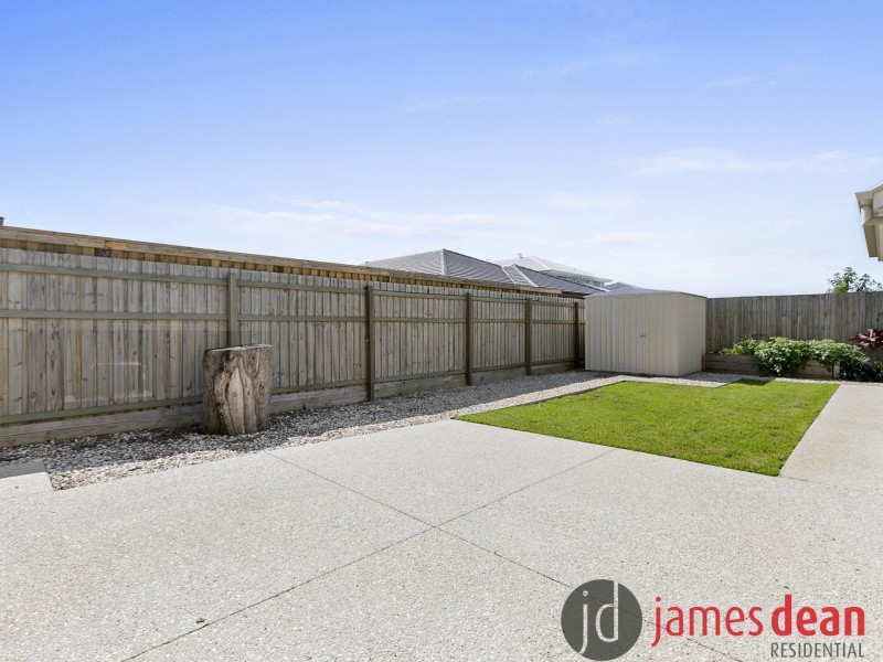 53 Schooner Circuit, Manly West QLD 4179