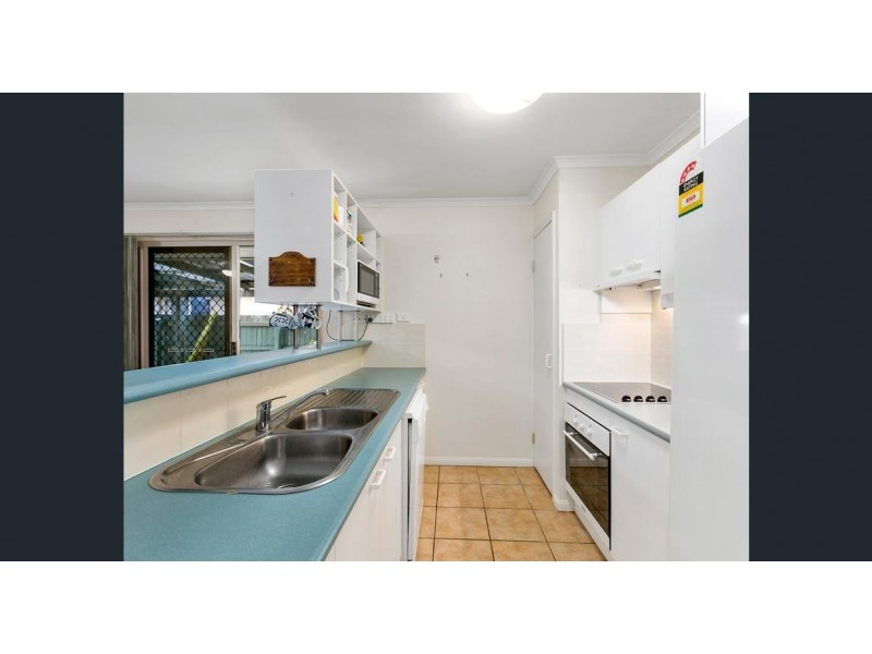 70 Evelyn Road, Wynnum West QLD 4178