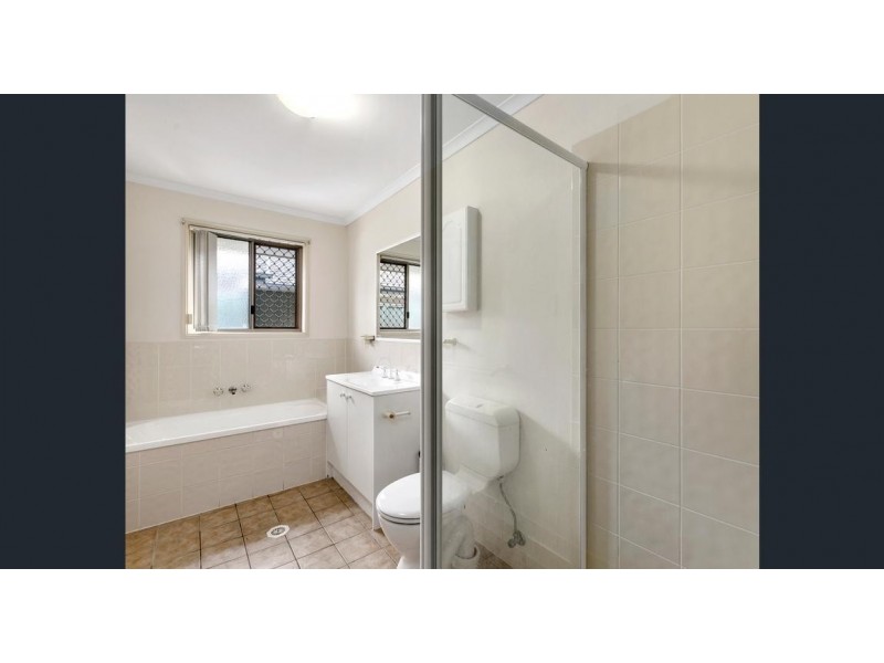 70 Evelyn Road, Wynnum West QLD 4178