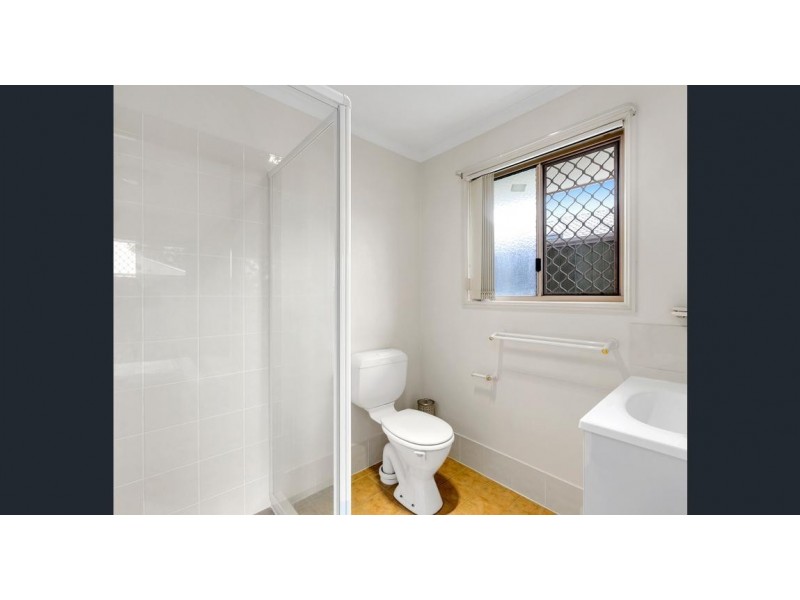 70 Evelyn Road, Wynnum West QLD 4178