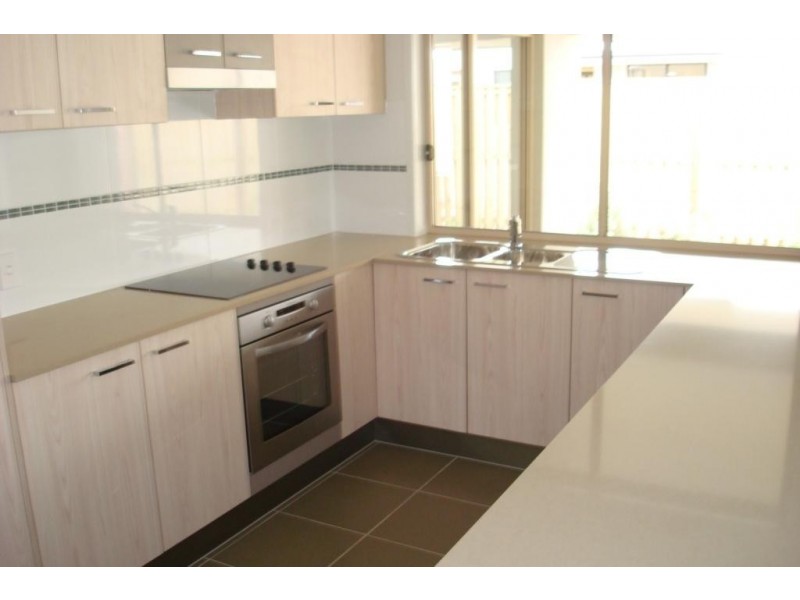 33 Lachlan Drive, Wakerley QLD 4154