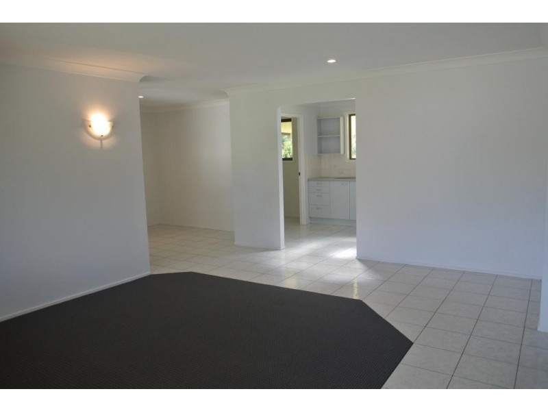 2 Lawn Tce, Capalaba QLD 4157