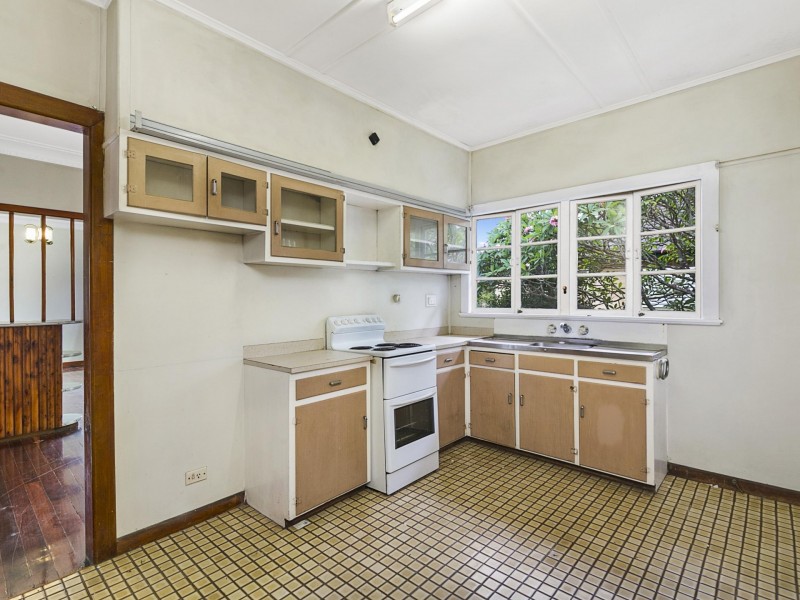 81 Albert Street, Camp Hill QLD 4152