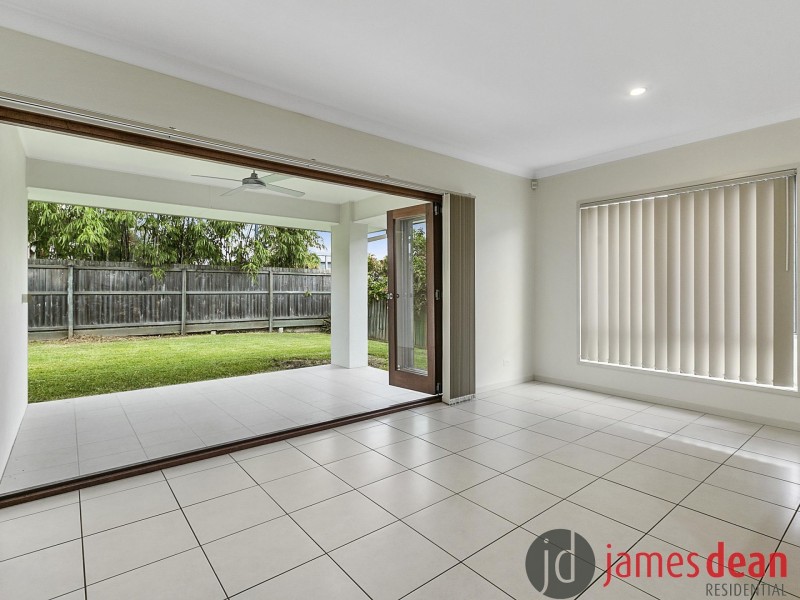 15 Baychester Place, Wakerley QLD 4154