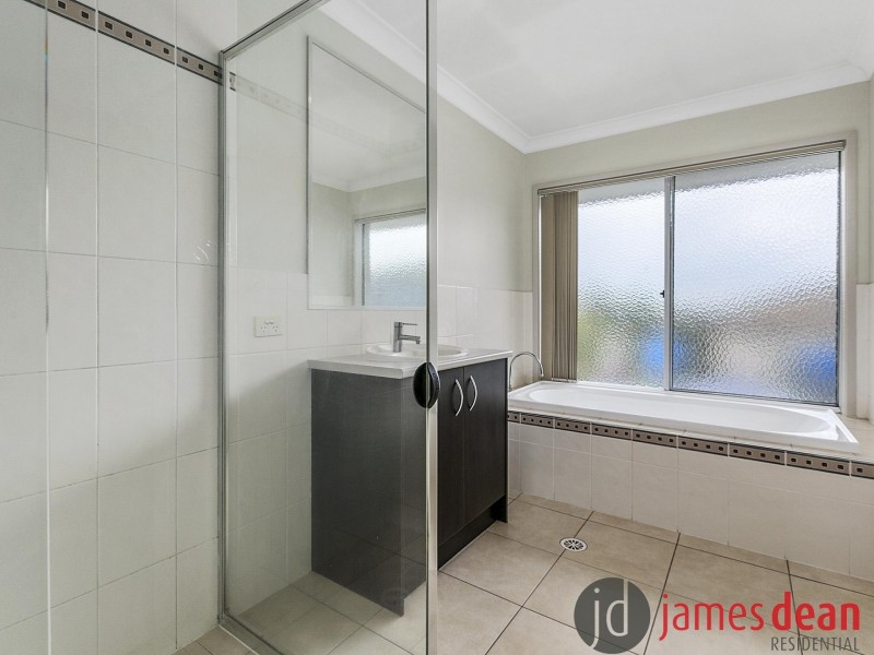 15 Baychester Place, Wakerley QLD 4154