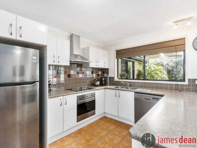 4 Majura Street, Belmont QLD 4153