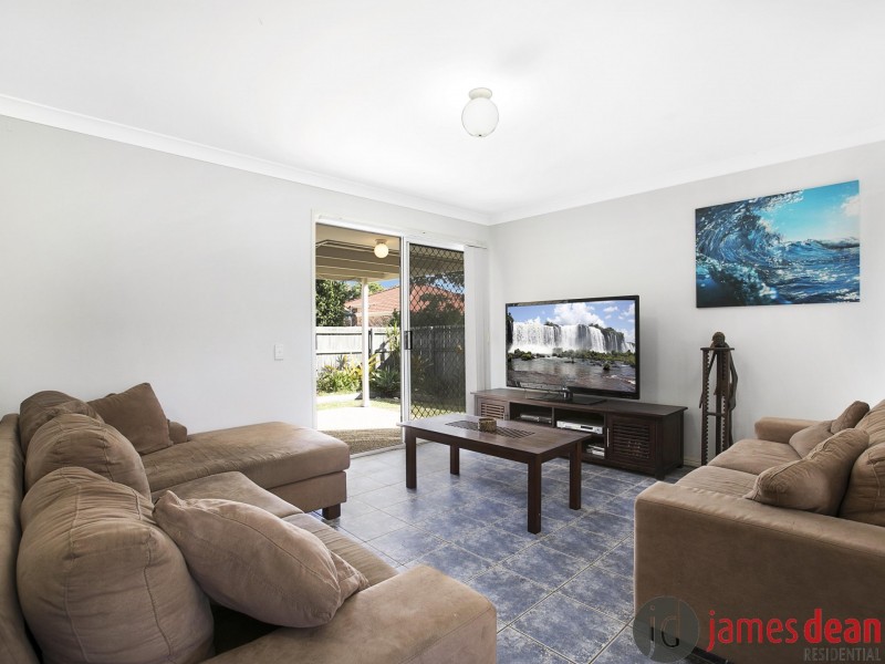 15 Virginia Place, Wynnum West QLD 4178