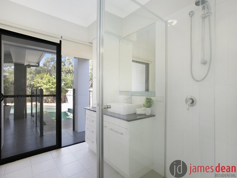 5 Gabrielle Place, Manly West QLD 4179