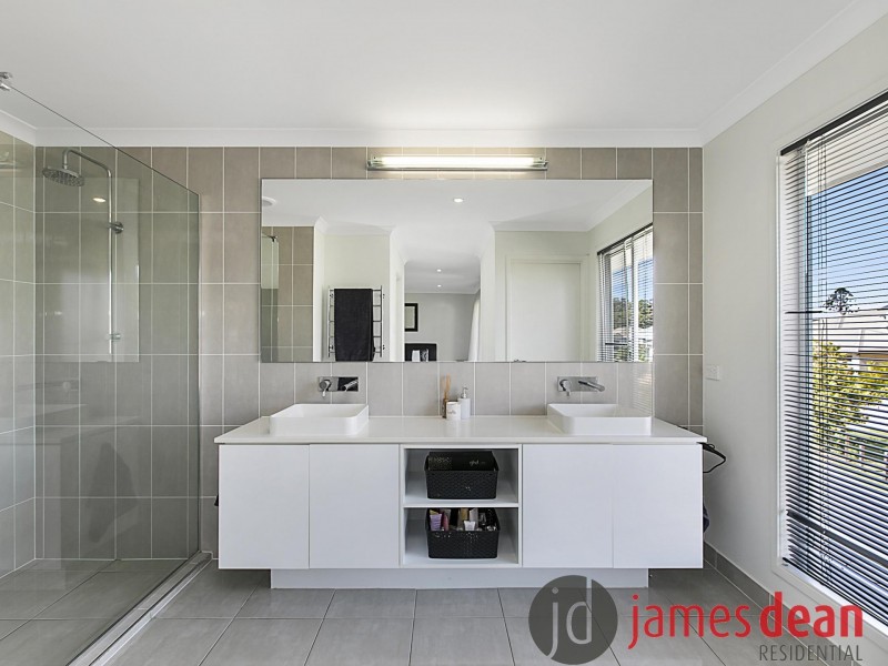 77 Foxwood Circuit, Wakerley QLD 4154