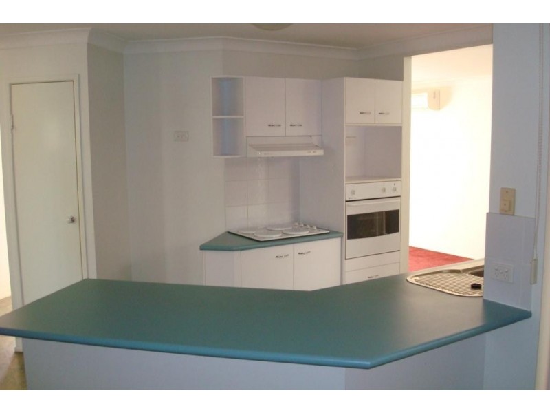 99 Evelyn Road, Wynnum West QLD 4178