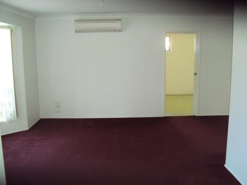 99 Evelyn Road, Wynnum West QLD 4178