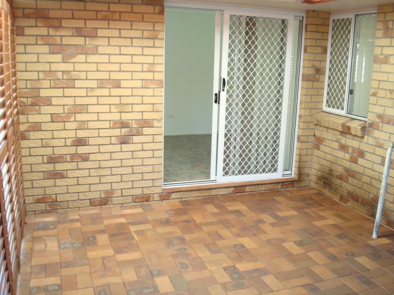 99 Evelyn Road, Wynnum West QLD 4178