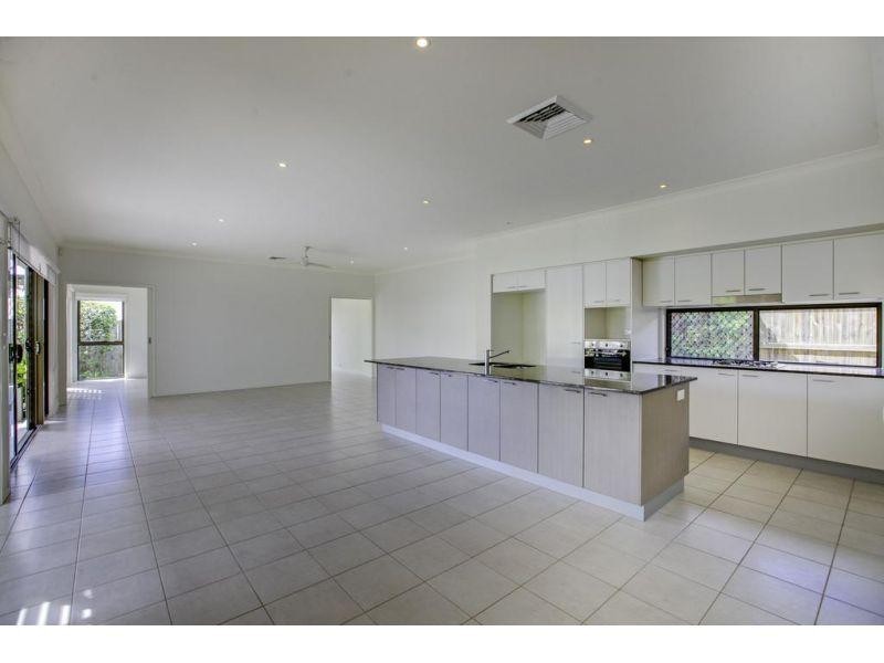 70 Moss Road, Wakerley QLD 4154