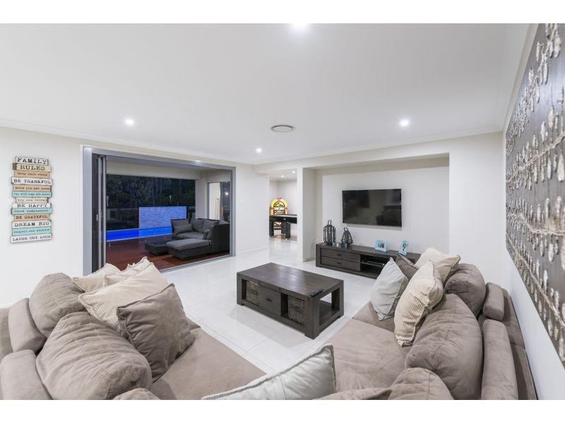 86 Watervale Pde, Wakerley QLD 4154