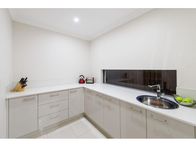 86 Watervale Pde, Wakerley QLD 4154