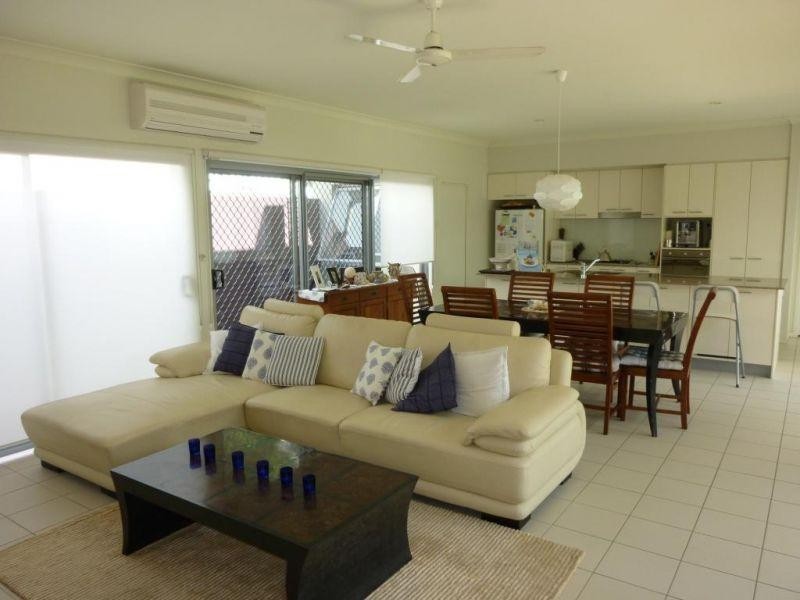 24 Barrington Crescent, Wakerley QLD 4154