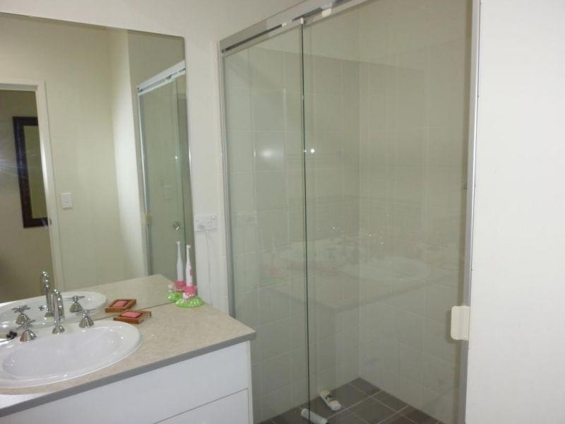 24 Barrington Crescent, Wakerley QLD 4154