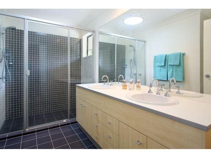 15 Barwin Street, Wakerley QLD 4154