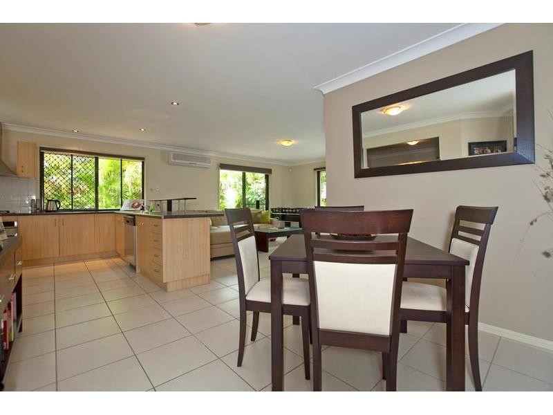 16 Underwood Street, Wakerley QLD 4154