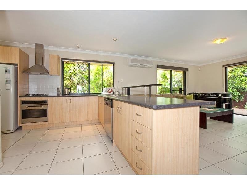 16 Underwood Street, Wakerley QLD 4154