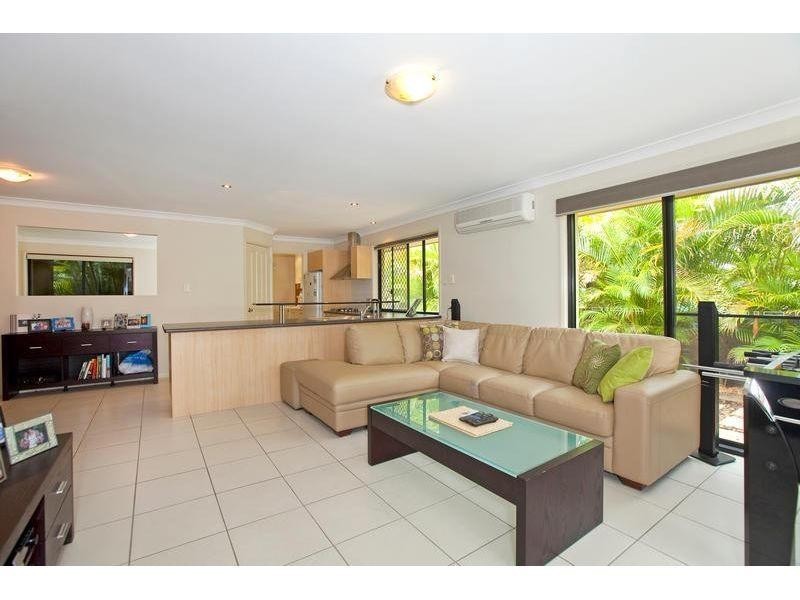 16 Underwood Street, Wakerley QLD 4154