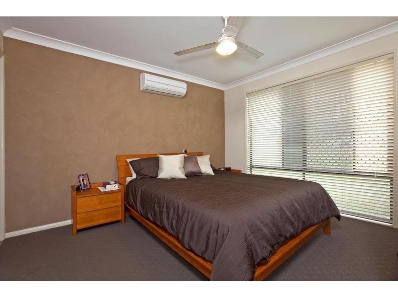 16 Underwood Street, Wakerley QLD 4154