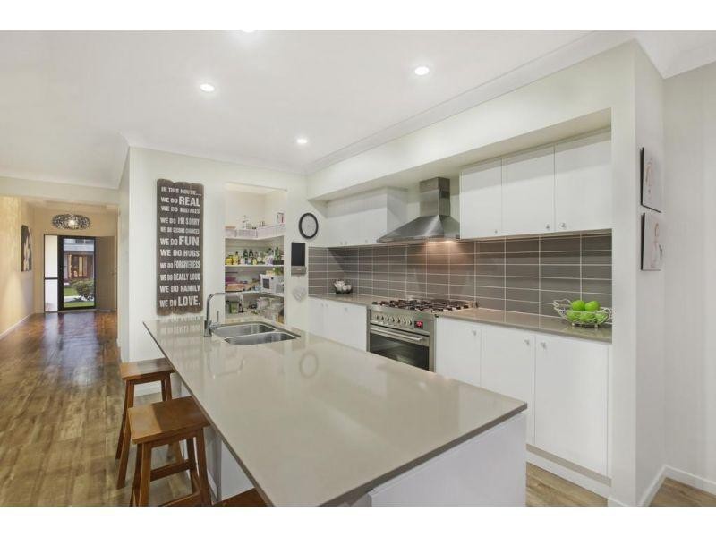 87 Watervale Parade, Wakerley QLD 4154