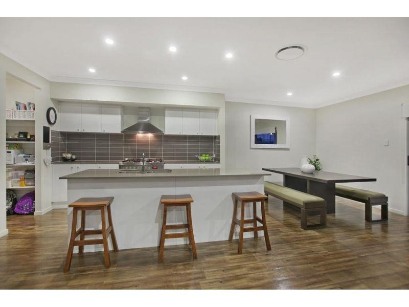 87 Watervale Parade, Wakerley QLD 4154