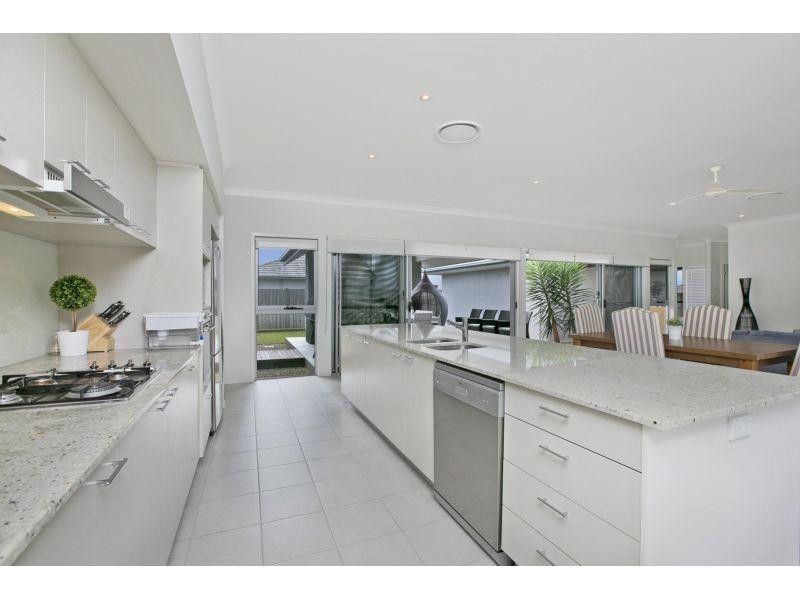 16 Macquarie Street, Wakerley QLD 4154