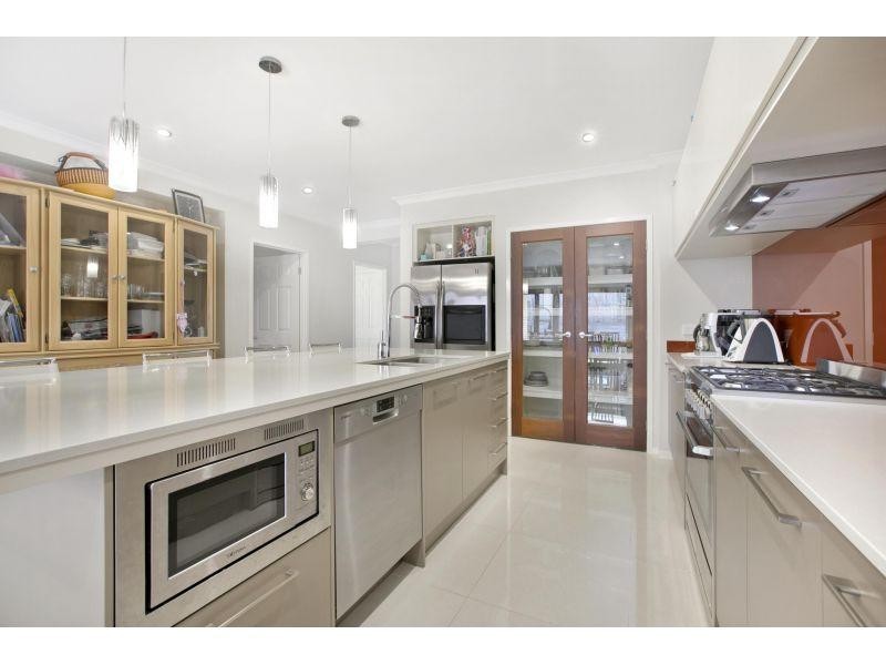 85 Watervale Pde, Wakerley QLD 4154